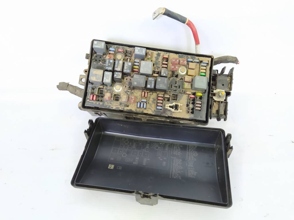 Malibu. Блок запобіжників відсіку моторного Chevrolet Malibu 2014-2016 23424338 Chevrolet Malibu Malibu. Блок запобіжників відсіку моторного Chevrolet Malibu 2014-2016 23424338 Chevrolet Malibu