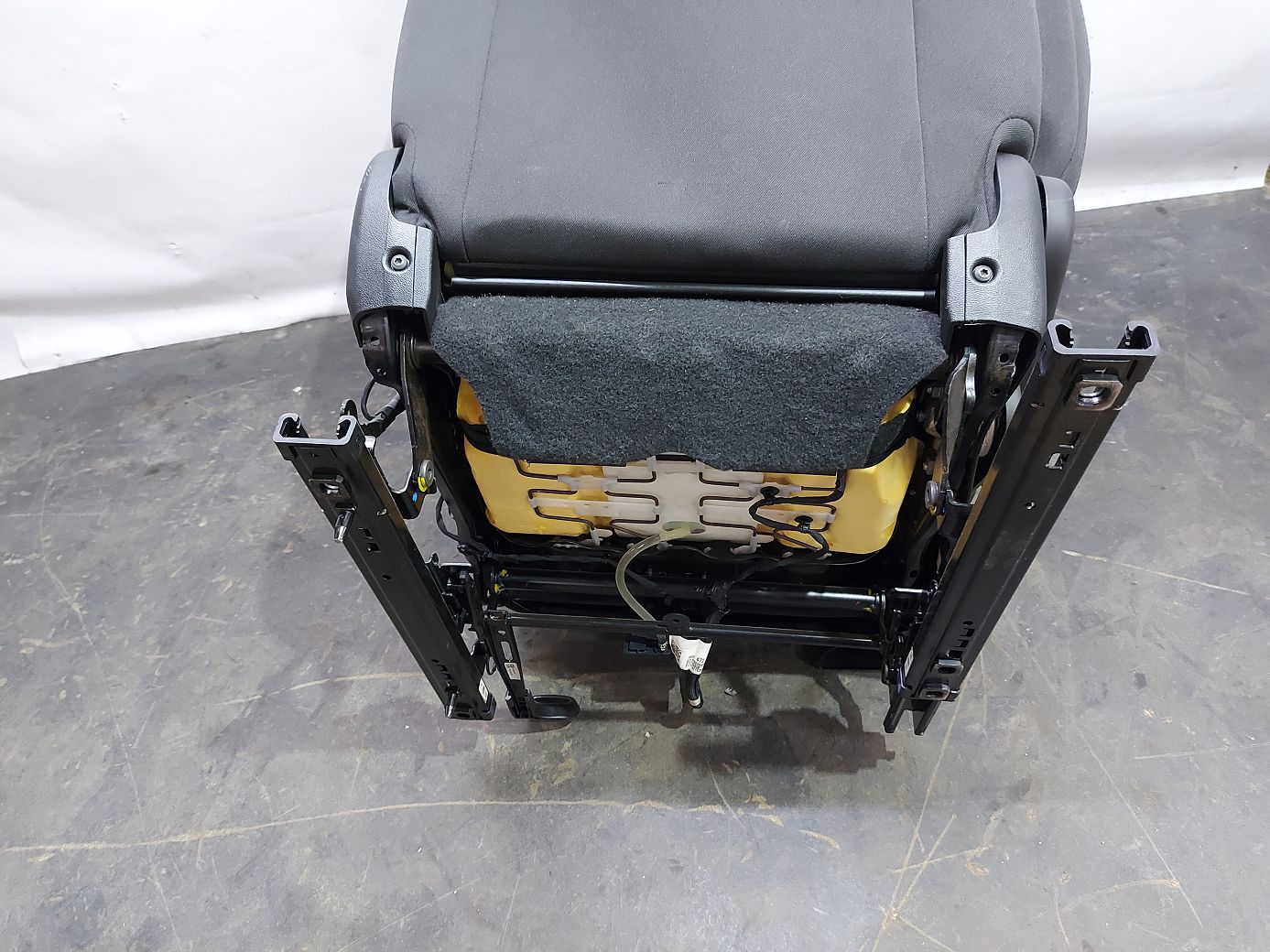 Malibu Сидіння пасажирське (ганчірка, чорне) Chevrolet Malibu 2018 84232634 Chevrolet Malibu 9