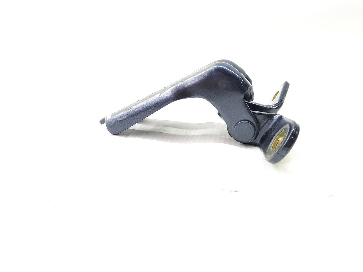 Cruze Петля двері передньої правої нижня Chevrolet Cruze 2005-2021 13501716 Chevrolet Cruze 3