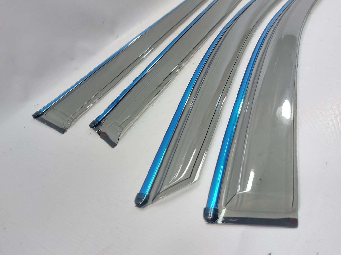 Вітровики бокового скла Дефлектори вікон (дефект) Volkswagen dflc00010 Volkswagen ID.6 Crozz 3