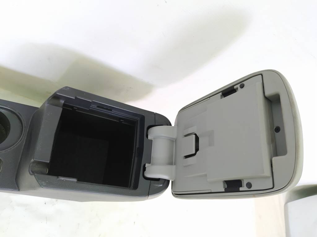 Forester Консоль підлокітника Subaru Forester 2014-2018 92113SG010 Subaru Forester 5