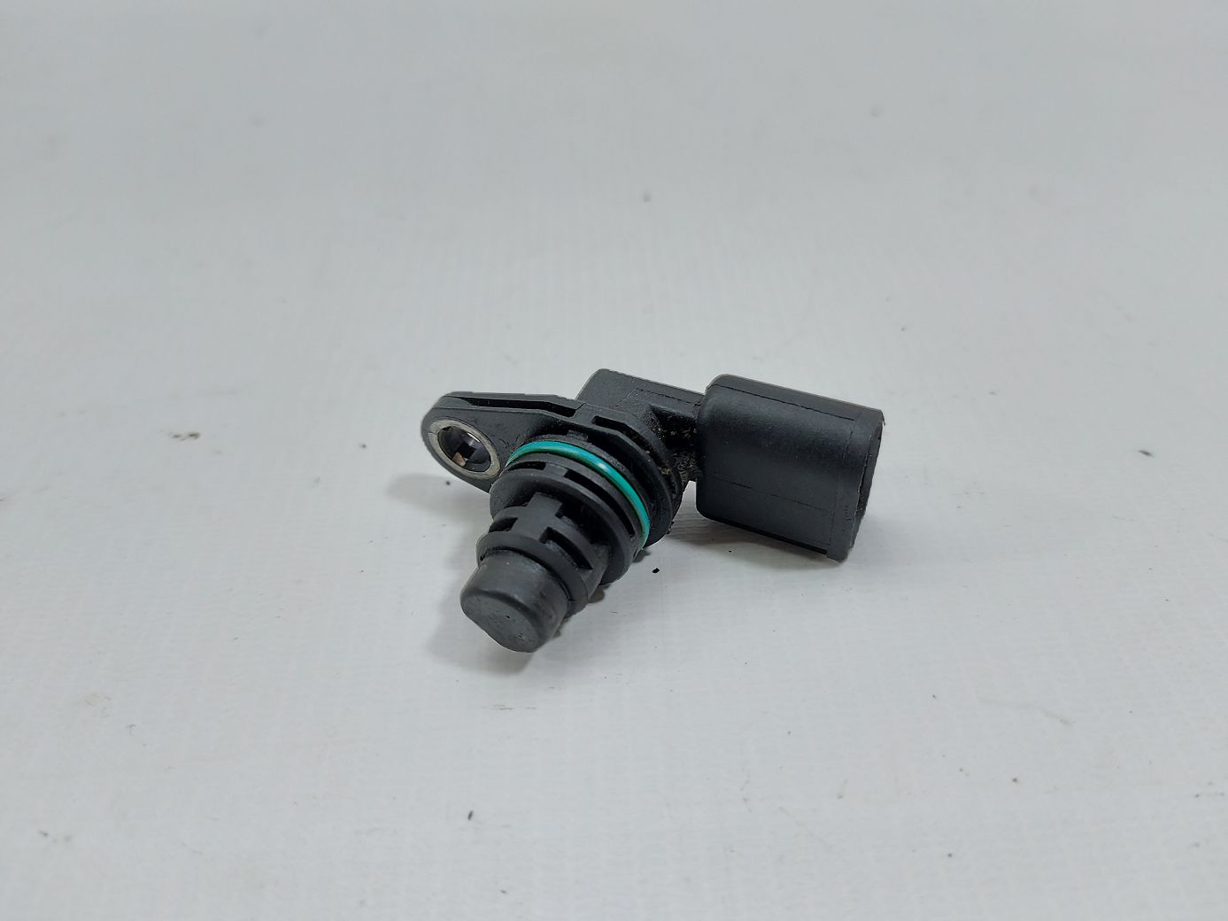 Passat Датчик распредвала Volkswagen Passat 2006-2018 030907601E Volkswagen Passat 2