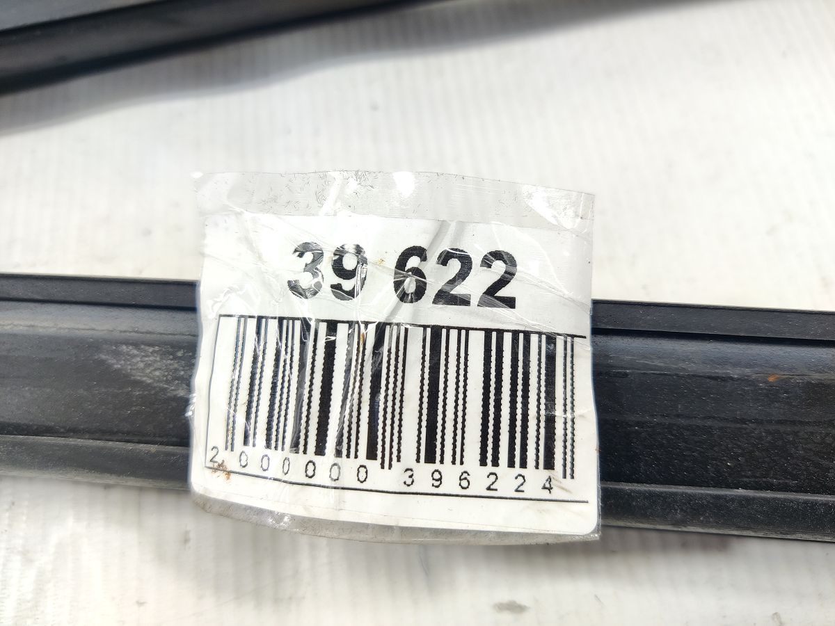 Compass Направляющая резинка стекла двери передней правой Jeep Compass 2007-2017 5074656AF Jeep Compass 5