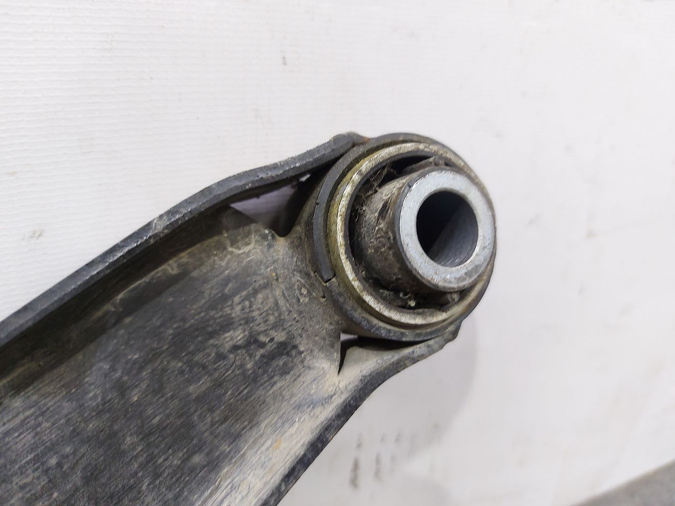 Malibu Важіль задній правий верхній Chevrolet Malibu 2016-2021 84149392 Chevrolet Malibu 6