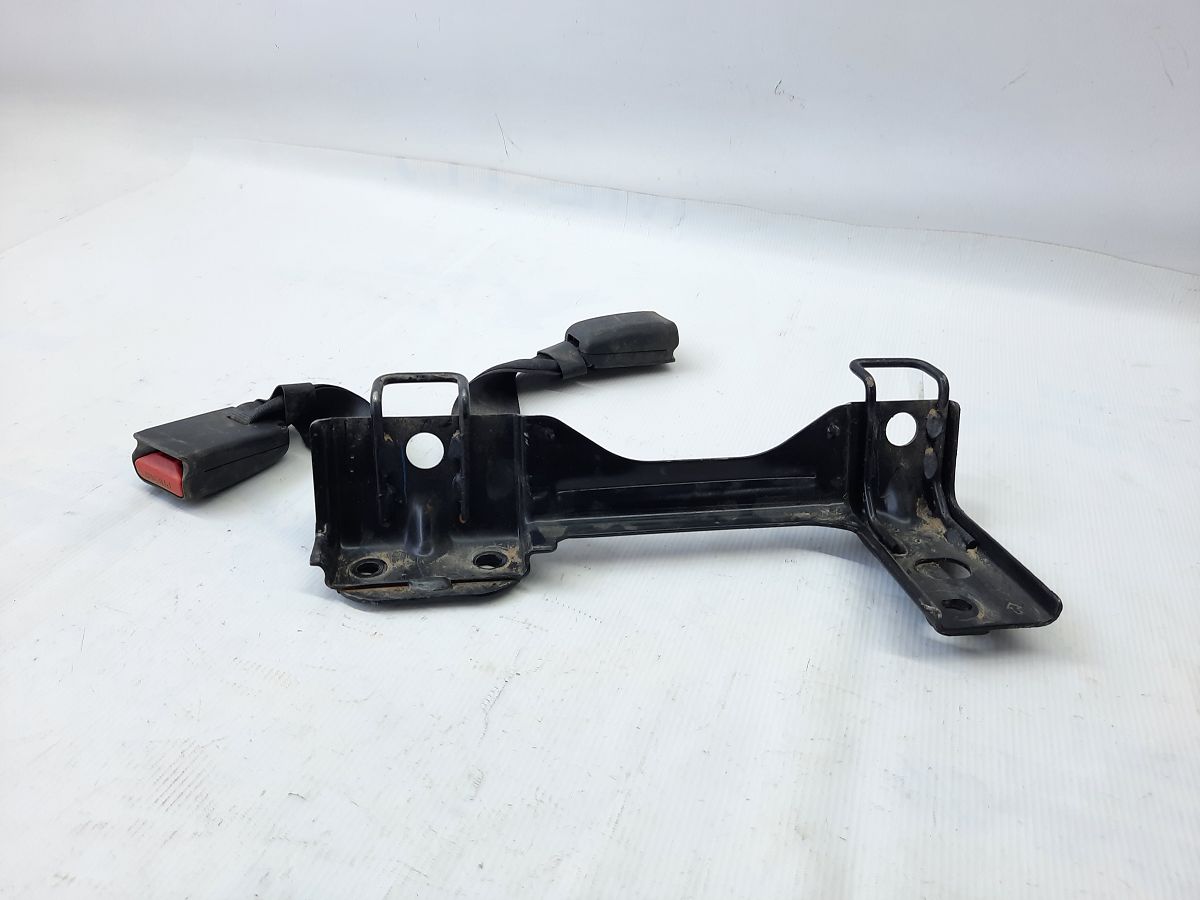Sentra Крепление заднего сидения правое Nissan Sentra 2013-2017 883423SA0A Nissan Sentra 3