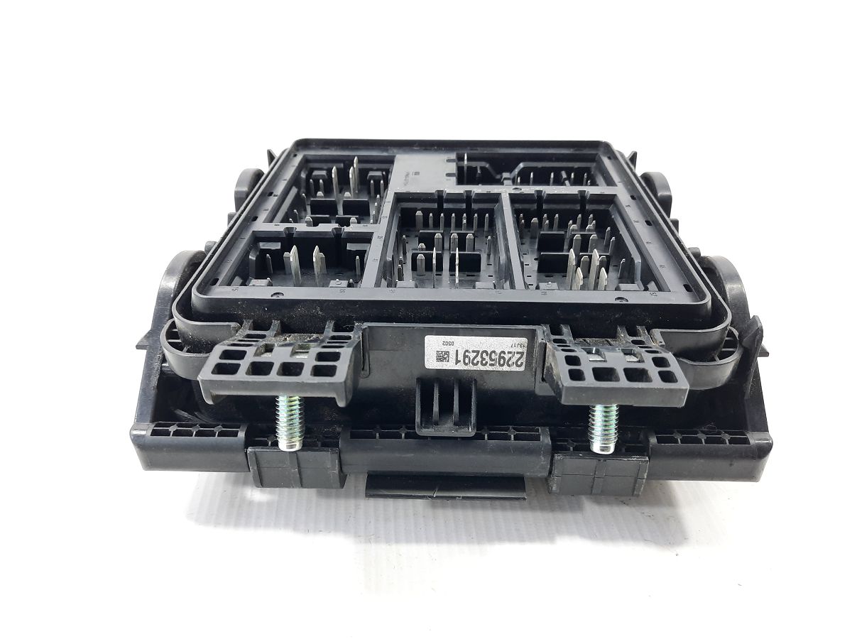 Ats Блок запобіжників під капотом Cadillac ATS 2013-2014 22953291 Cadillac ATS 3