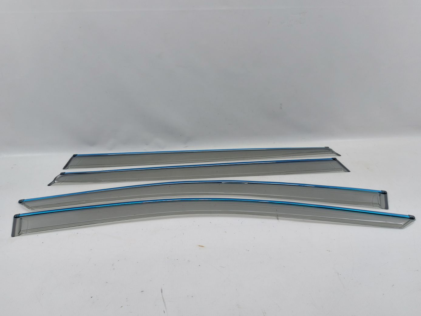 Вітровики бокового скла Дефлектори вікон Volkswagen ID.6X `21 Volkswagen ID.6X 1 Вітровики бокового скла Дефлектори вікон Volkswagen ID.6X `21 Volkswagen ID.6X 1