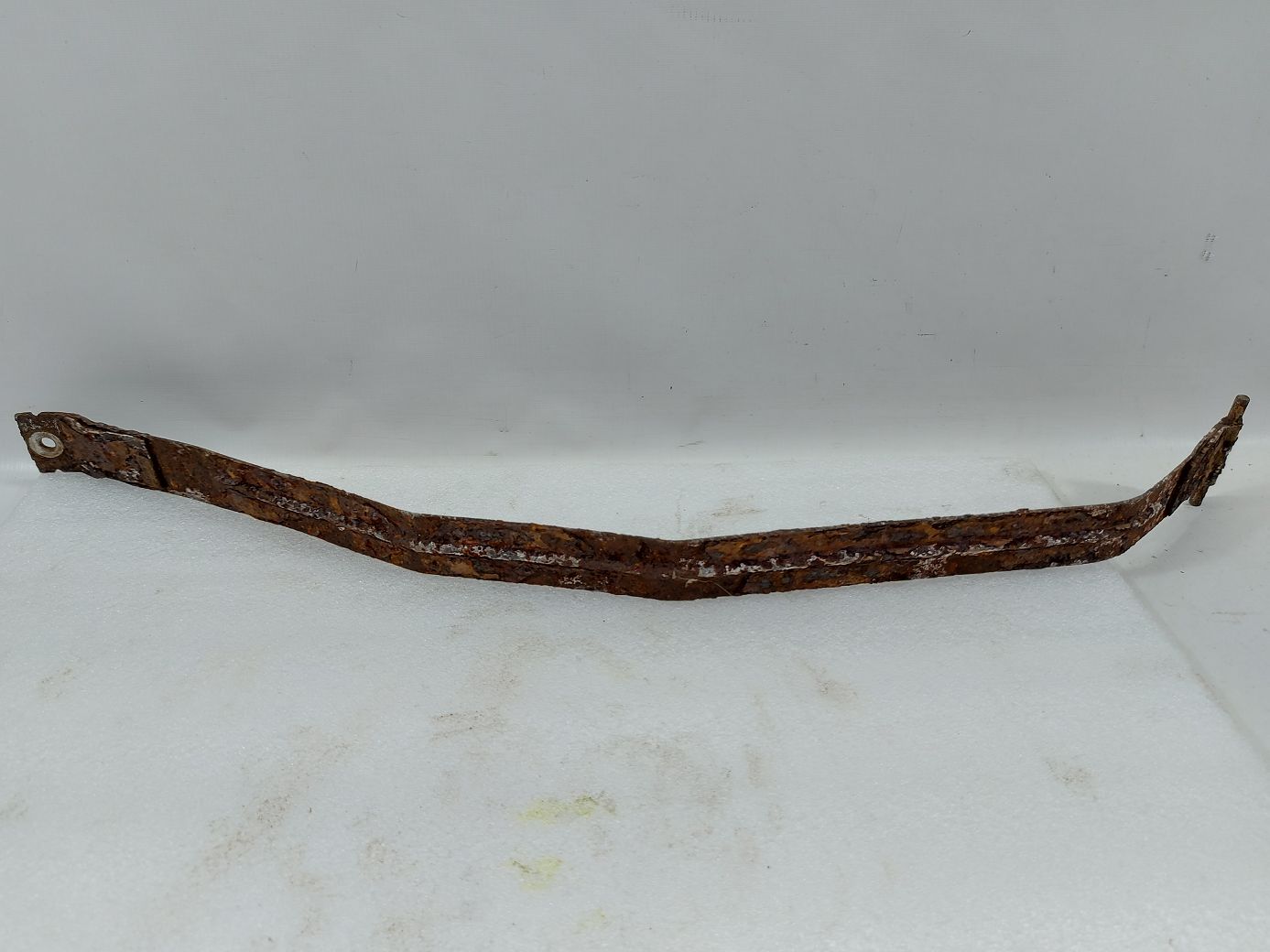 Malibu. Хомут паливного бака лівий Chevrolet Malibu 2013-2015 13238465 Chevrolet Malibu