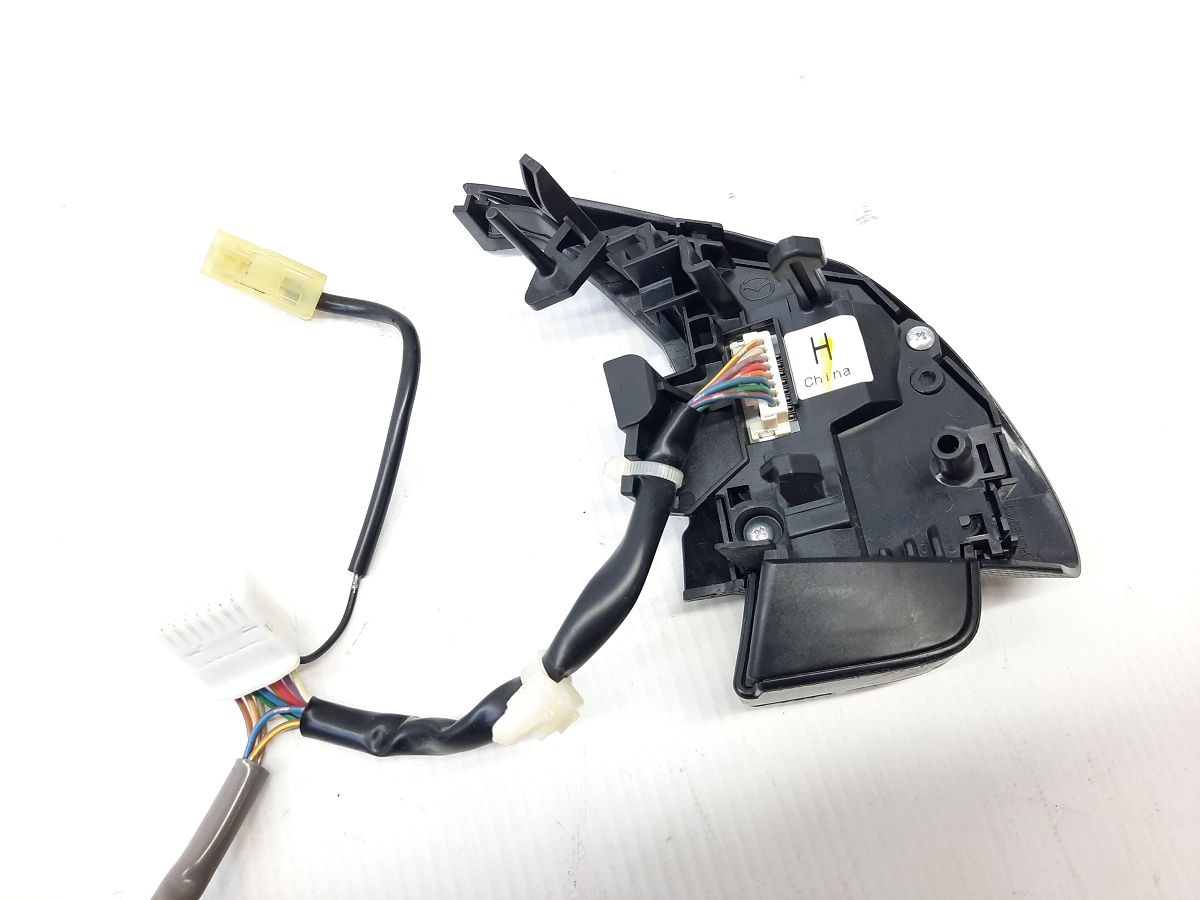 3 Кнопки кермового колеса Mazda 3 2014-2016 BHV6664M0 Mazda 3 6