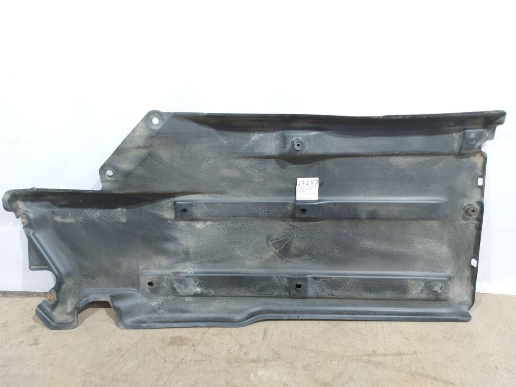 Dart Защита днища центральная правая Dodge Dart 2013-2019 68082726AE Dodge Dart 8