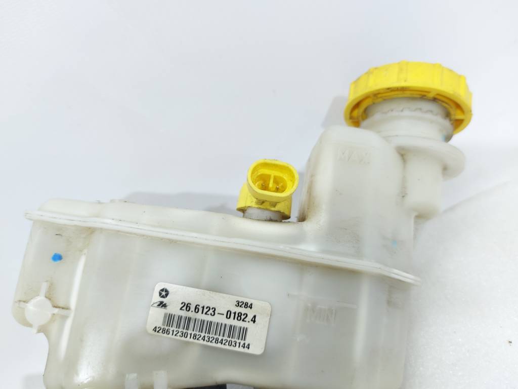 Dart Главный тормозной цилиндр Dodge Dart 2013-2019 68192615AA Dodge Dart 17