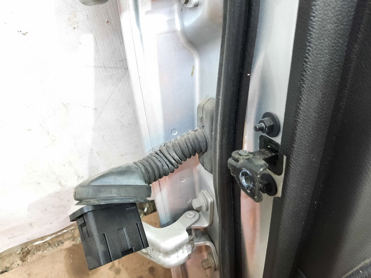 Ats Двері задні права в зборі Cadillac ATS 2013-2018 84007418 Cadillac ATS 25