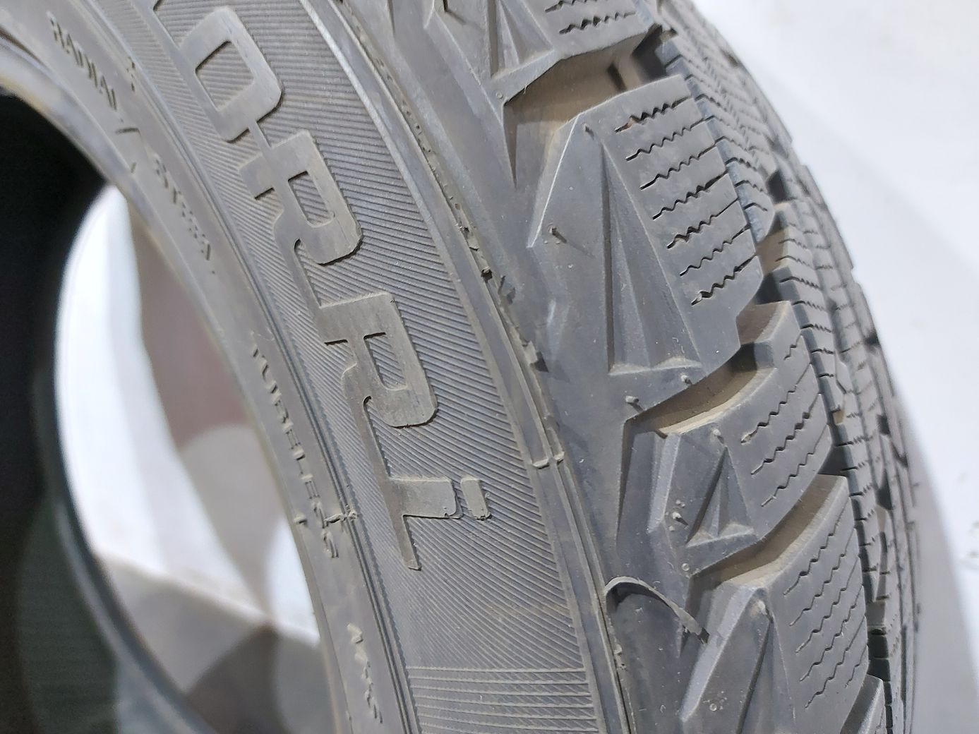  Резина Premiorri Viamaggiore ZPlus 95Hi 215/60R16 3