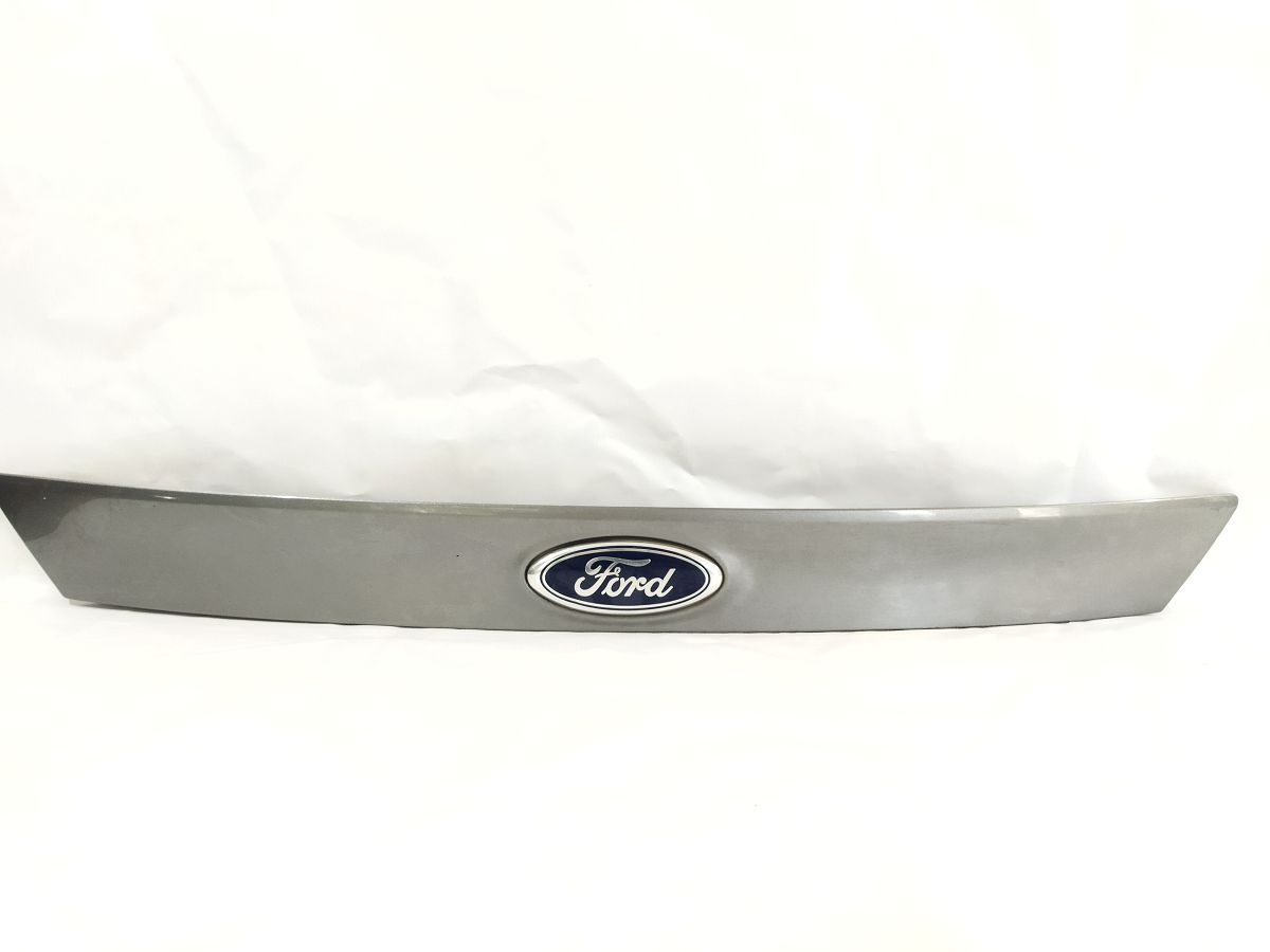 Focus. Накладка кришки багажника Ford Focus 2011-2014 CV6Z5443400AA Ford Focus