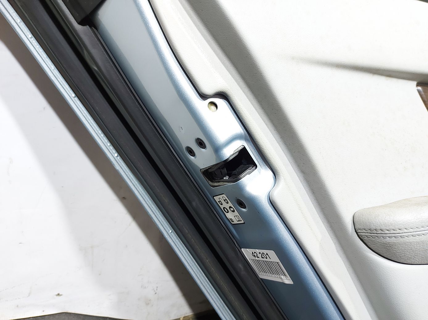 Xf Двері задні ліві Jaguar XF 2009-2015 C2Z2014 Jaguar XF 9 Xf Двері задні ліві Jaguar XF 2009-2015 C2Z2014 Jaguar XF 9