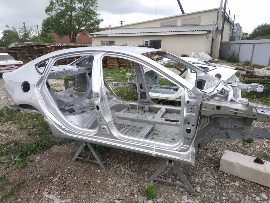 Dart. Кузов голий (можна різати) Dodge Dart 2013 68081184AA Dodge Dart