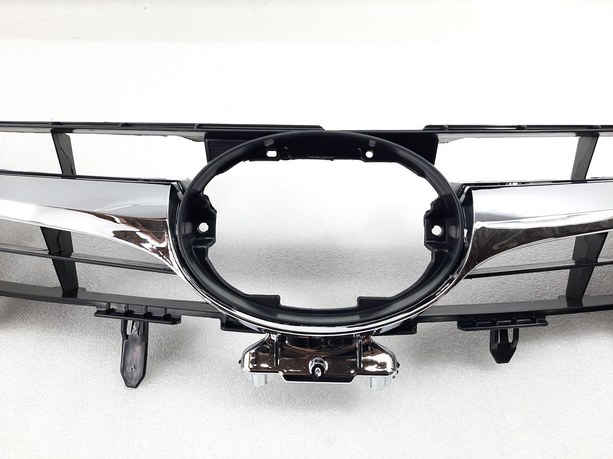  Решетка радиатора верхняя XSE Toyota Camry `15-17 Toyota Camry 4