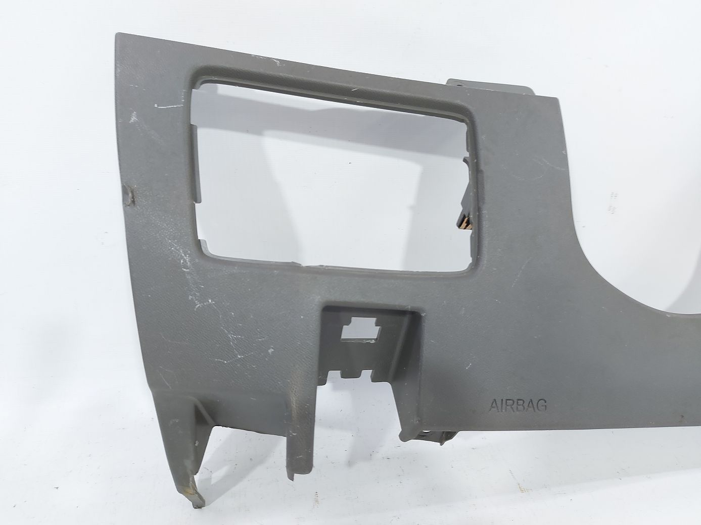 Malibu Накладка торпеди нижня ліва Chevrolet Malibu 2016-2021 84230212 Chevrolet Malibu 2