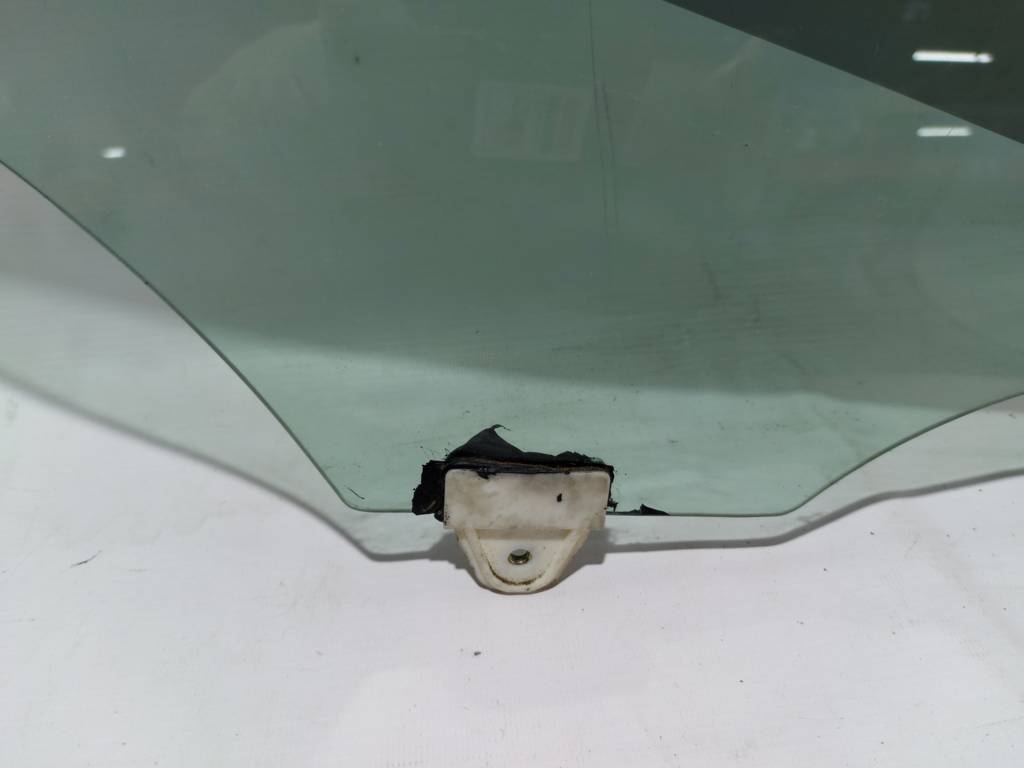 3 Скло дверей задньої правої Mazda 3 2014-2018 BHN172510A Mazda 3 6