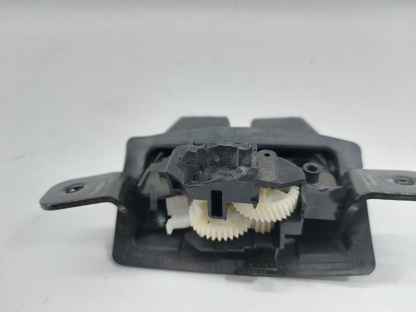 Fiesta Замок кришки багажника Ford Fiesta 2011-2019 BE8Z5443150A Ford Fiesta 3