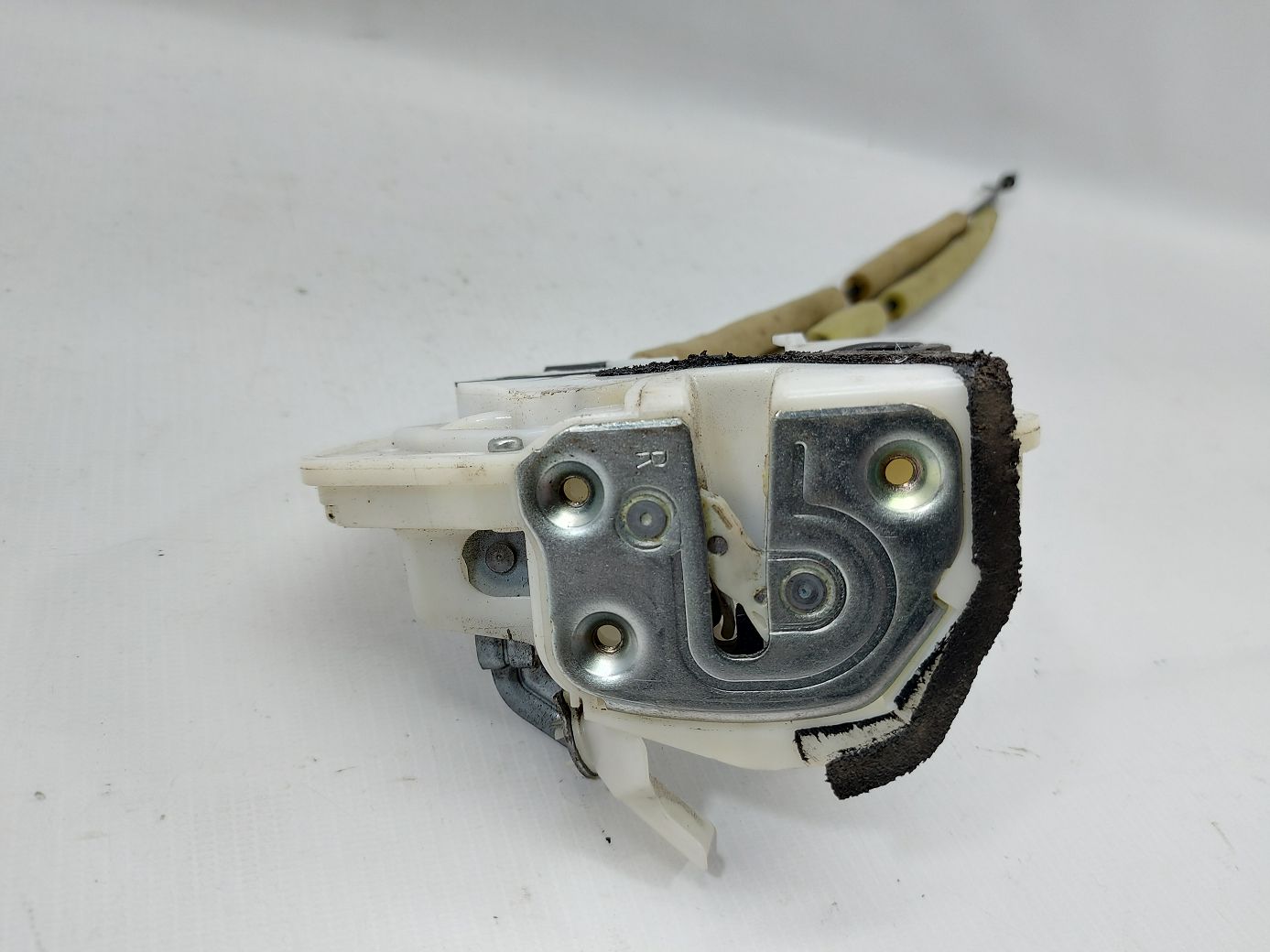 3. Замок дверей задньої лівої Mazda 3 2014-2018 BHP273310B Mazda 3