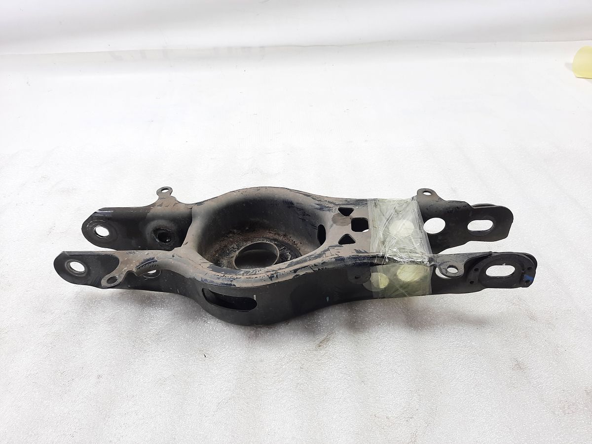 Ats Важіль задній під пружину лівий Cadillac ATS 2013-2016 22947074 Cadillac ATS 2