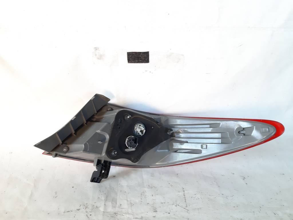 Товари з дефектами Ліхтар задній лівий скол Toyota Camry 2015-2017 8156006640 Toyota Camry 3