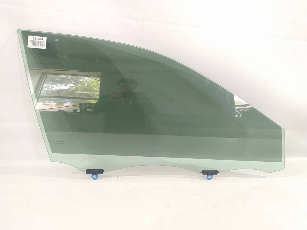 Camry. Скло дверей передньої правої Toyota Camry 2015-2017 6810106300 Toyota Camry