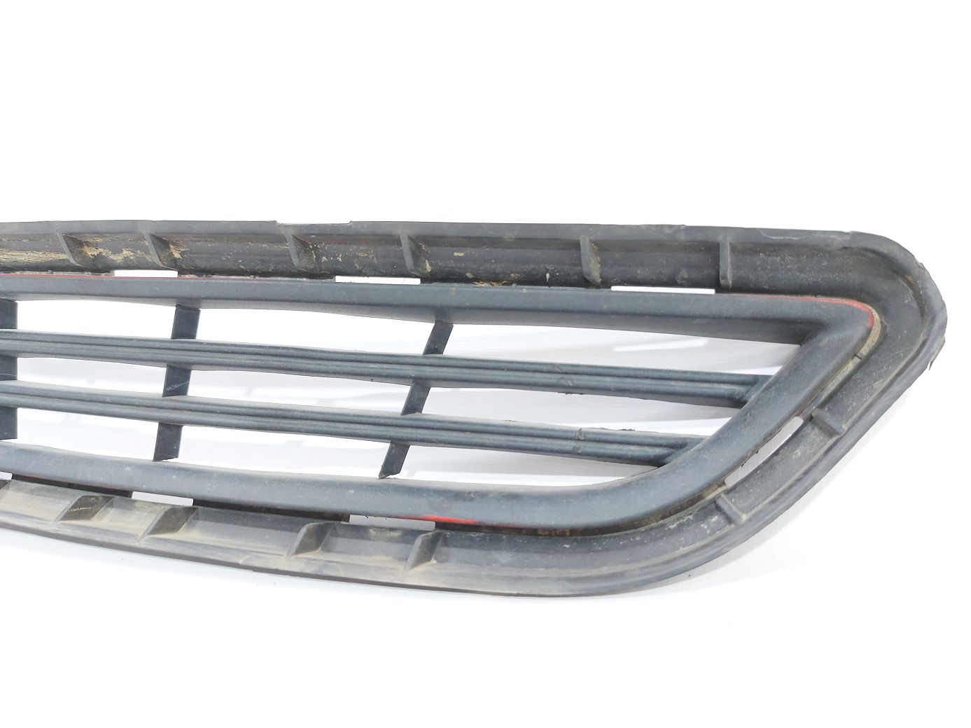 Fiesta sedan Решітка радіатора нижня Ford Fiesta sedan 2014-2019 D2BZ17K945BC Ford Fiesta sedan 2