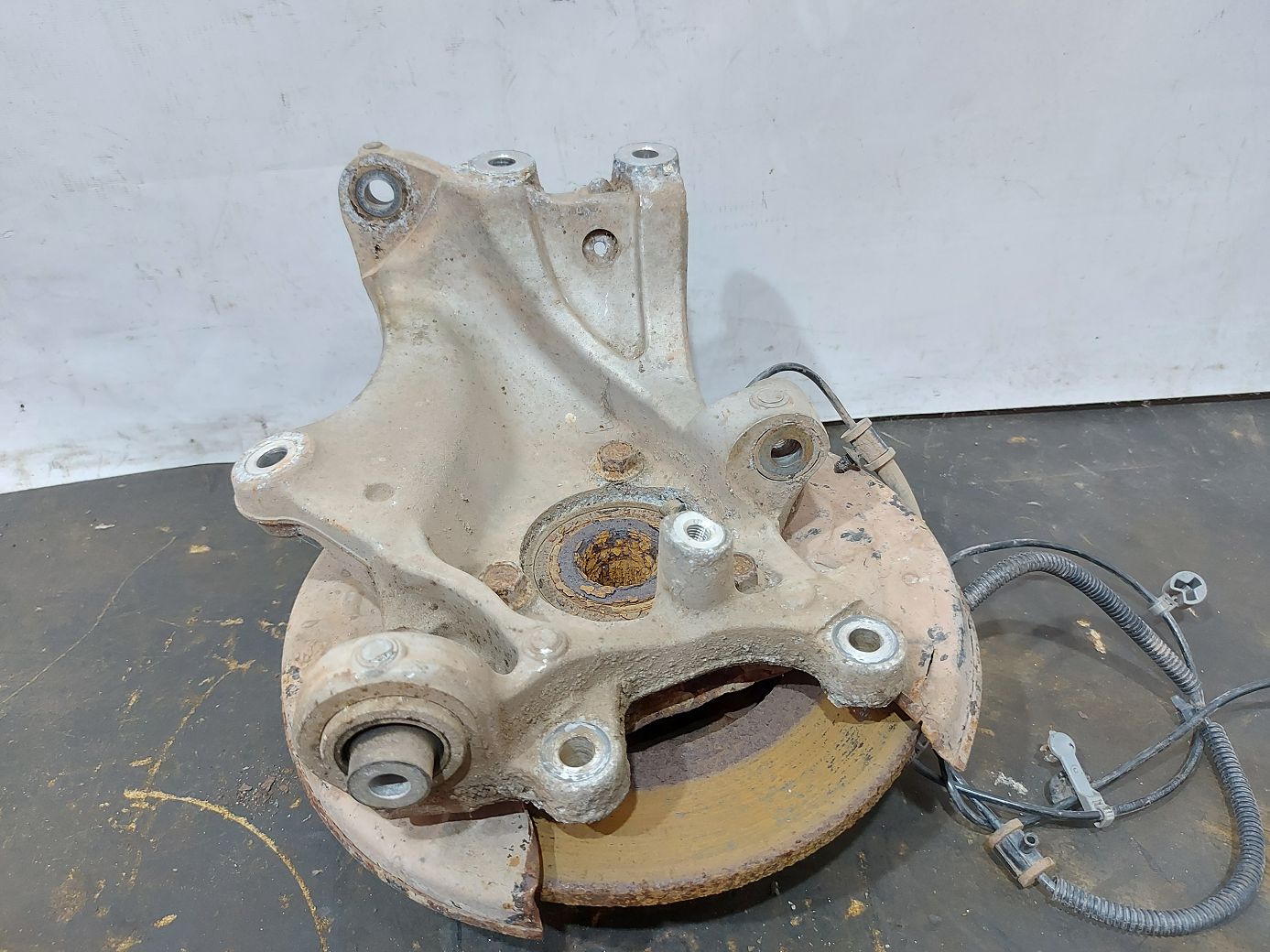 Malibu. Кулак задній правий у зборі Chevrolet Malibu 2013-2015 23432049 Chevrolet Malibu Malibu. Кулак задній правий у зборі Chevrolet Malibu 2013-2015 23432049 Chevrolet Malibu