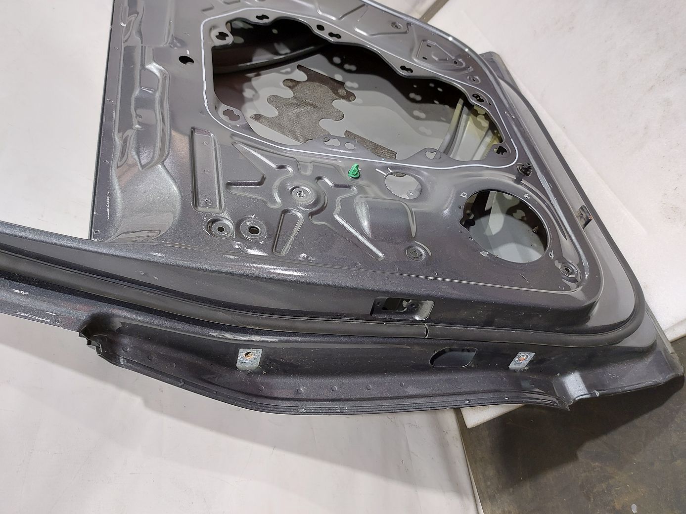 Двери Дверь задняя правая (темно-серая) Volkswagen ID.6 `2021 Volkswagen ID.6 12