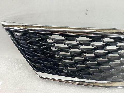 Товары с дефектами Решетка радиатора (дефект) Kia Optima 2016-2018 86350D5010 Kia Optima 8
