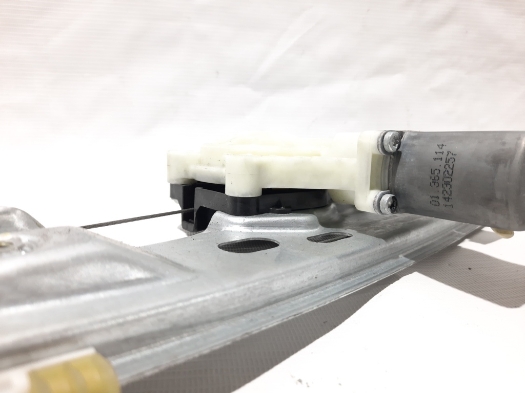 Focus Стеклоподъёмник двери задней левой Ford Focus 2012-2018 BM5Z5827001B Ford Focus 31