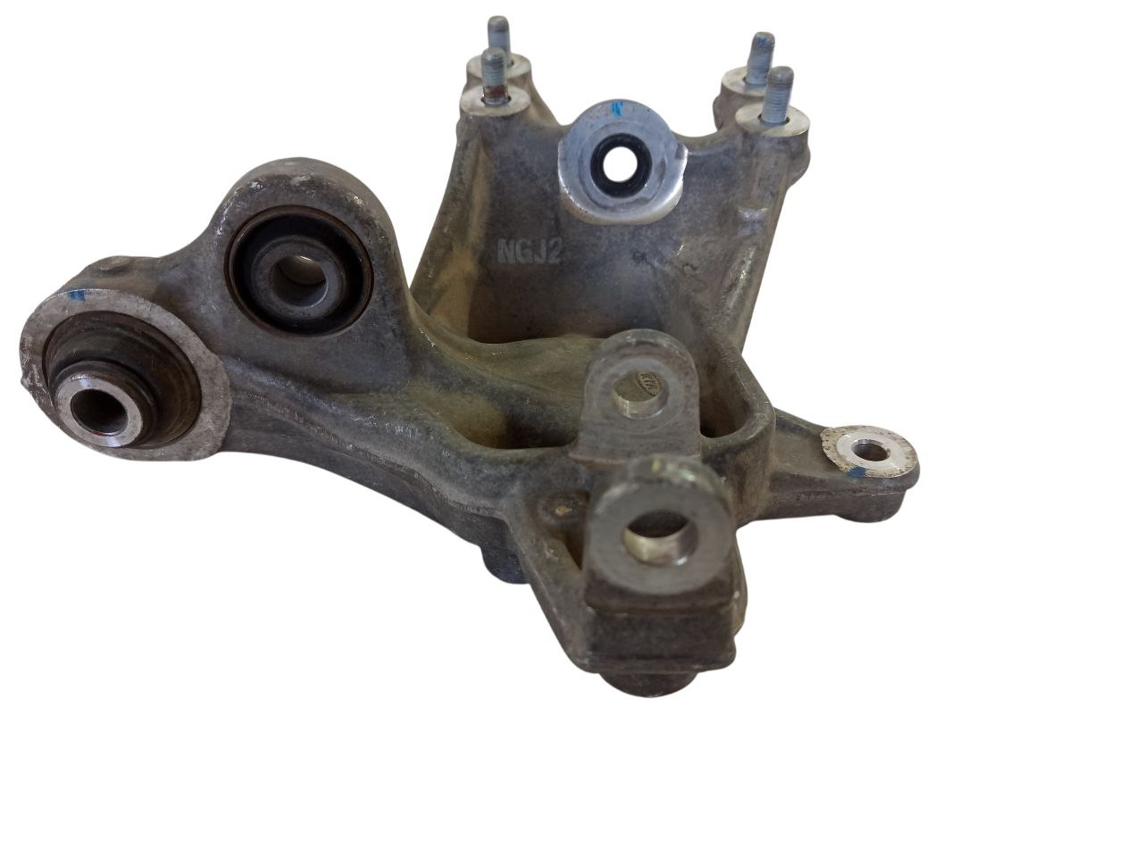 Optima Цапфа задня права Kia Optima 2011-2015 527204R010 Kia Optima 2