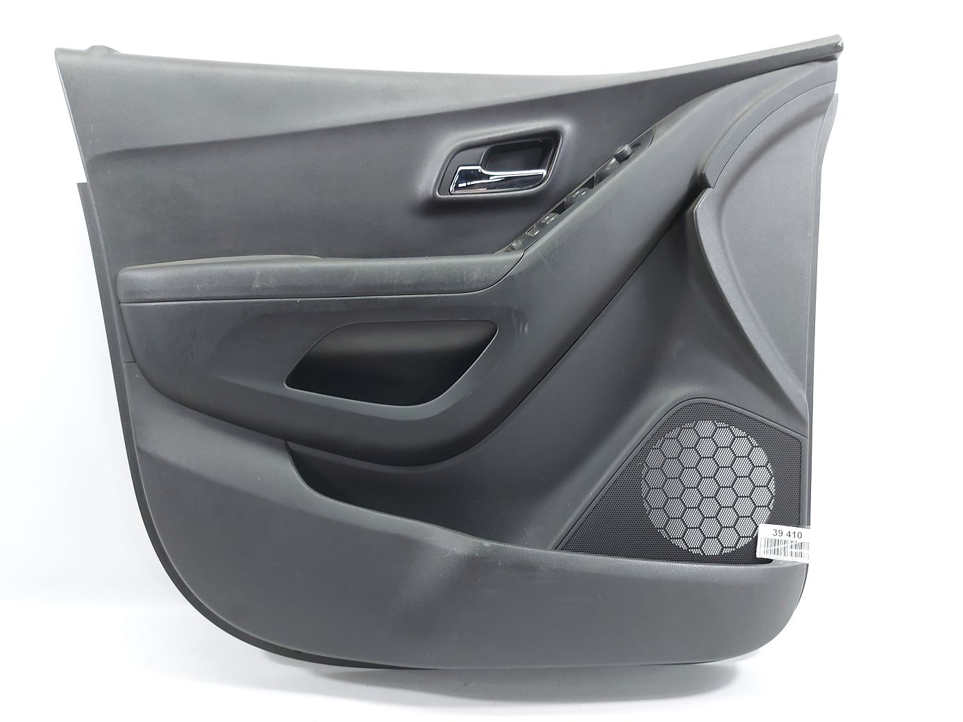 Trax. Карта двери передней левой (черная) с кожанным подлокотником Chevrolet Trax 2017-2021 42727002 Chevrolet Trax