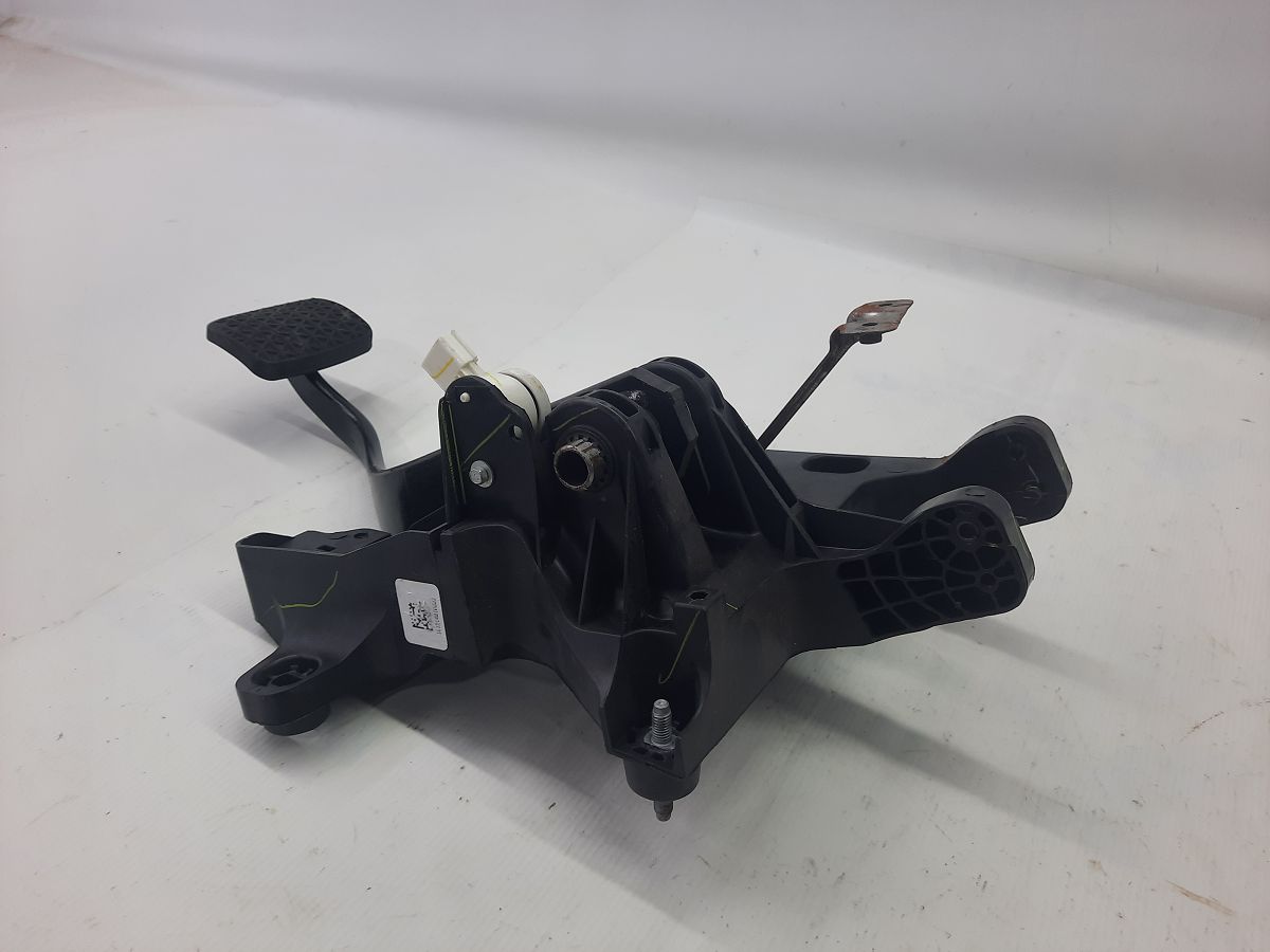 Trax Педаль гальма Chevrolet Trax 2017 84090726 Chevrolet Trax 11