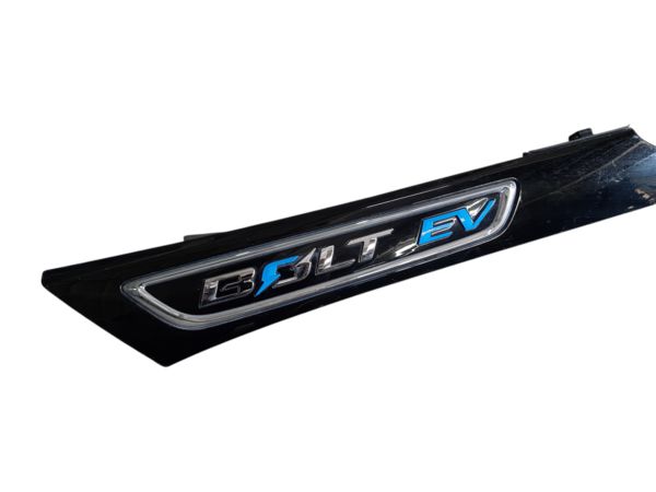 Bolt Молдинг (емблема) крила лівий (дефект) Chevrolet Bolt EV 2017-2021 42559426 Chevrolet Bolt EV 2