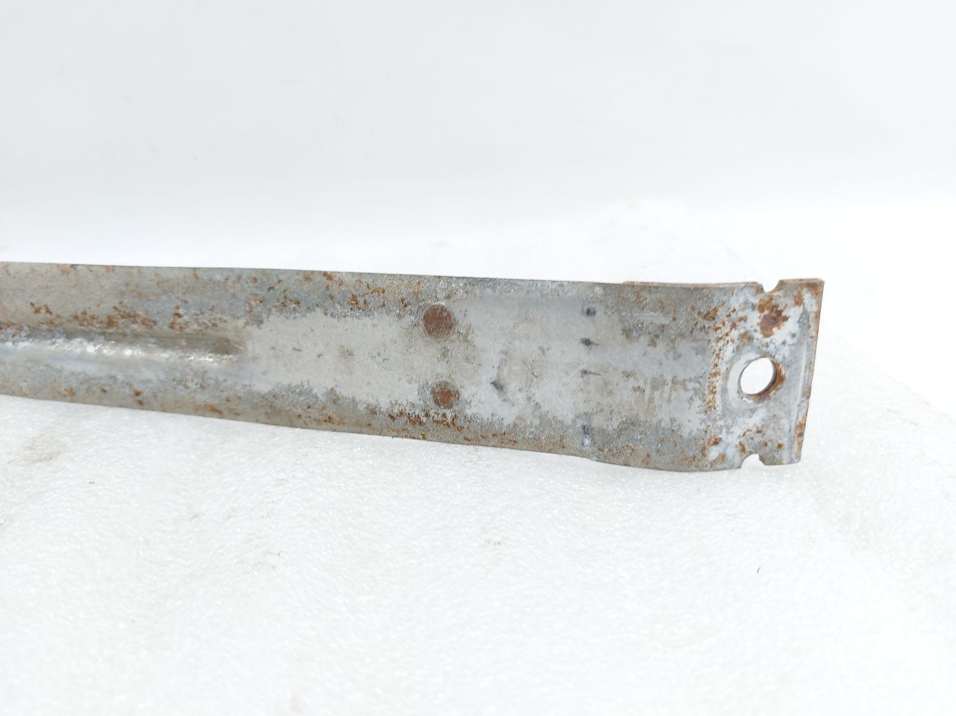 Regal Хомут топливного бака правый Buick Regal 2011-2016 13238487 Buick Regal 2