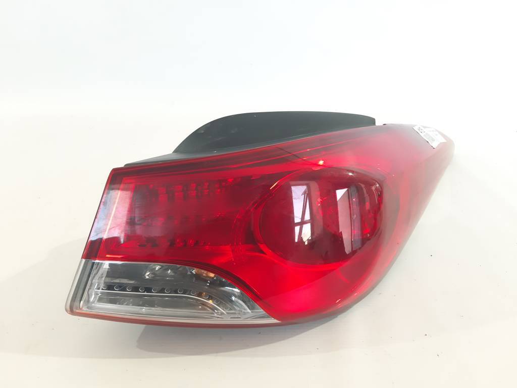 Elantra. Фонарь задний правый KOREAN (скол) Hyundai Elantra 2011-2013 924023X050 Hyundai Elantra