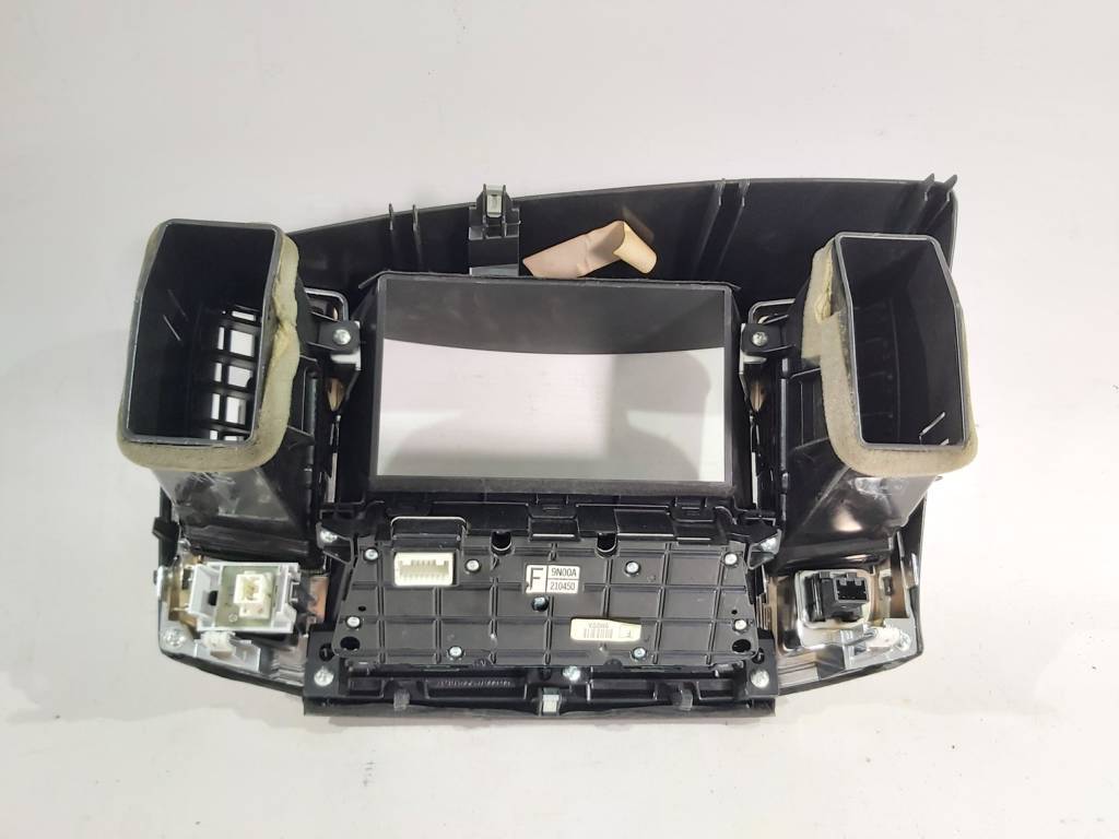 Maxima Кнопки управления монитора с воздуховодами Nissan Maxima '11 Nissan Maxima 2011 9N00A210450 Nissan Maxima 4