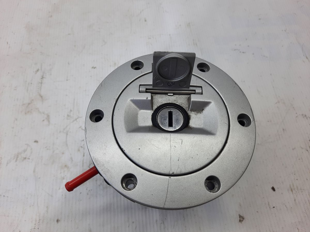 R 1200 Люк бензобака BMW R 1200 2014 16118529312 BMW R 1200 5