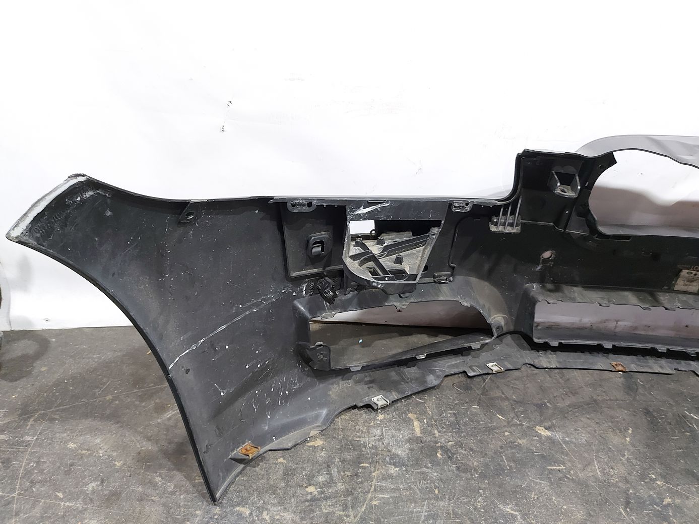 Товари з дефектами Бампер передній (тріщина, потертості) Jaguar XF 2012-2014 C2Z16216XXX Jaguar XF 9