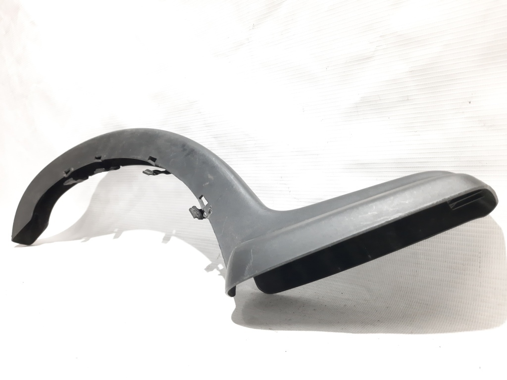 Passat s Накладка на петлю багажника левая (декор) Volkswagen Passat S 2012 561971821A82V Volkswagen Passat S 7