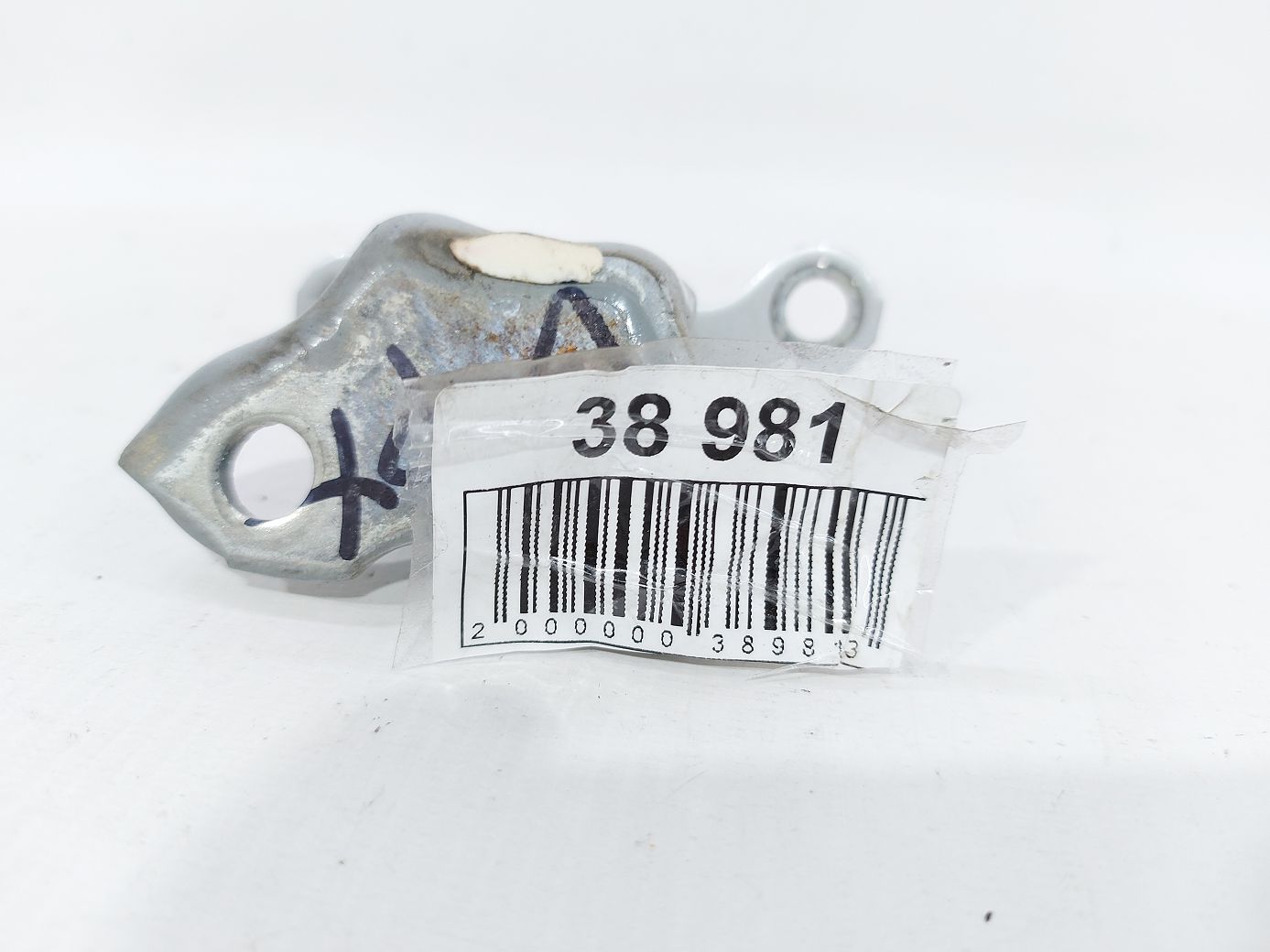 Camry Петля двері задньої лівої верхня Toyota Camry 2004-2021 6876020122 Toyota Camry 4
