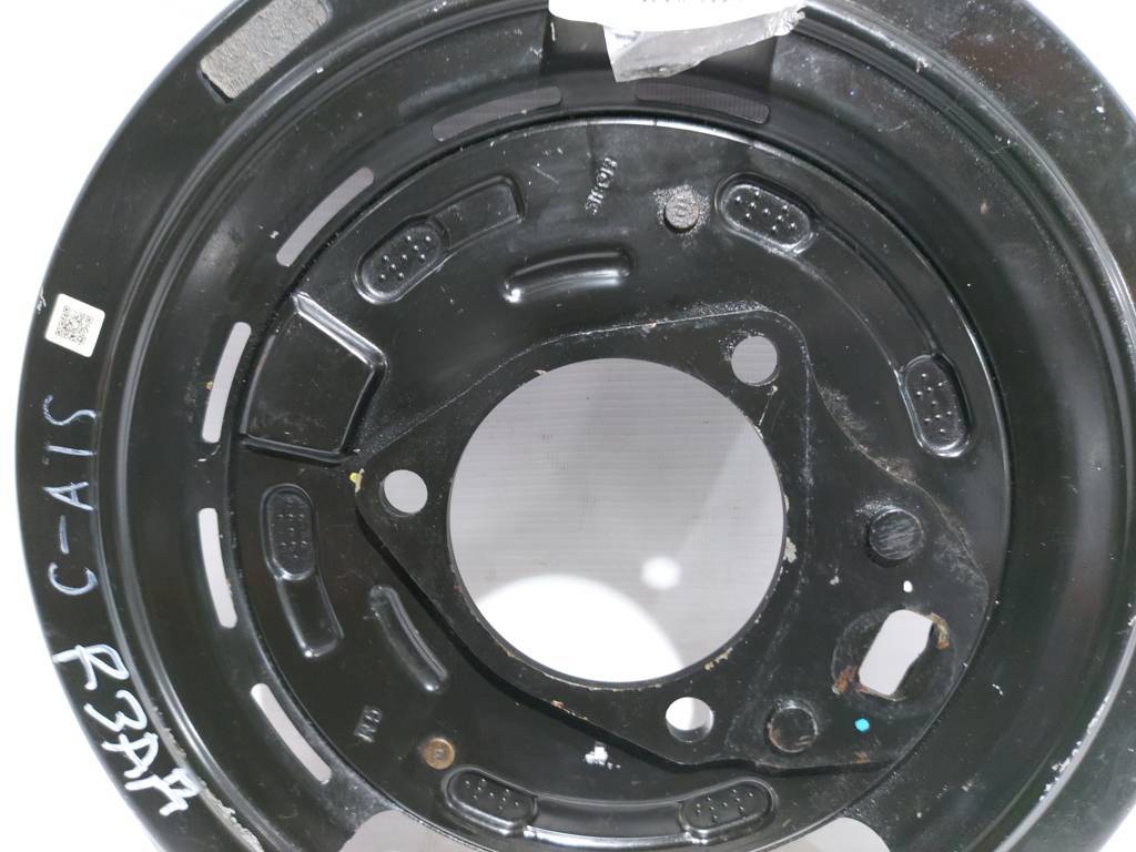 Ats Пильовик гальмівного диска переднього правого Cadillac ATS 2013-2019 23316747 Cadillac ATS 11