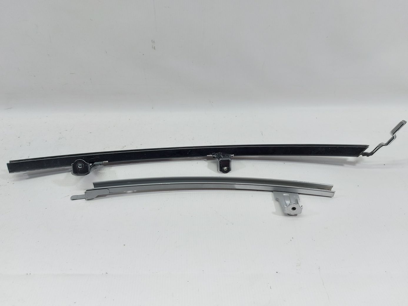 Prius Напрямне скло дверей передньої лівої (салазка) Toyota Prius 2012-2019 6740252140 Toyota Prius 1
