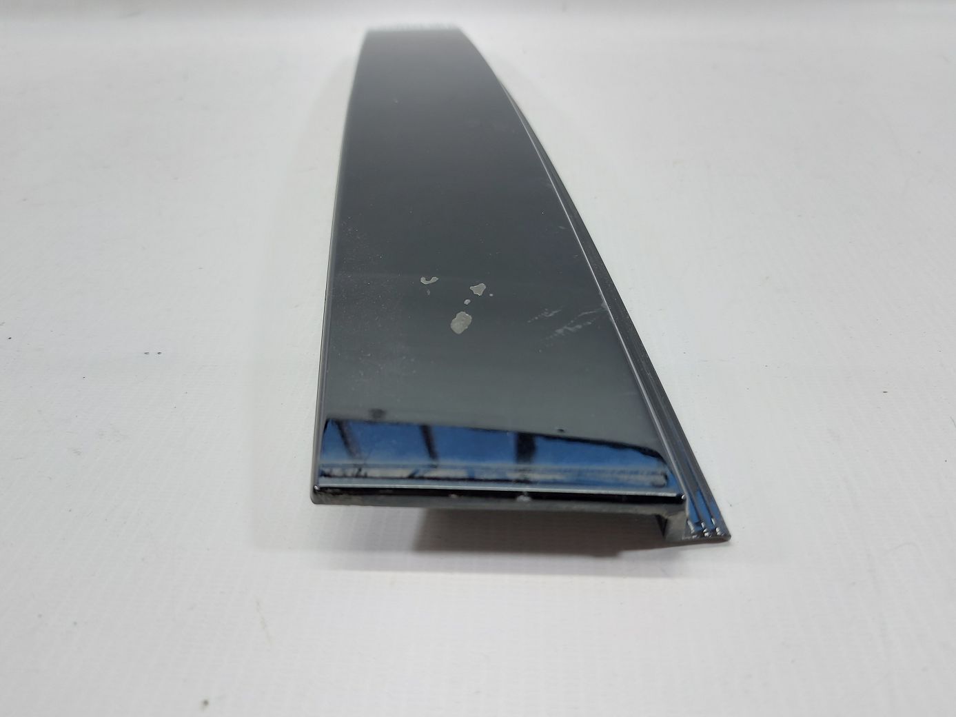 Passat s Накладка стійки дверей задньої правої (чорна, глянець) Volkswagen Passat S 2012-2021 561839902A041 Volkswagen Passat S 2