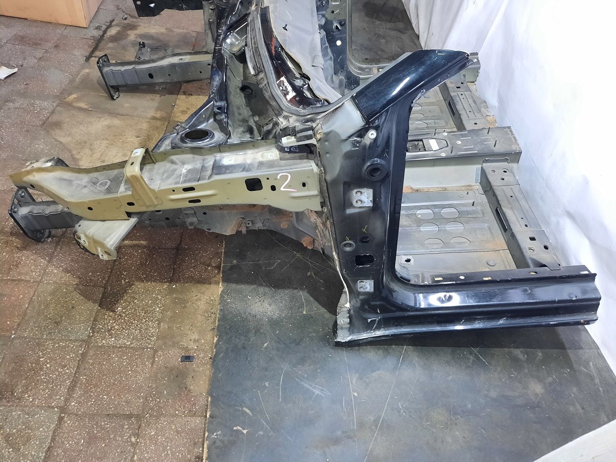 Dart Чверть передня ліва зі склянкою Dodge Dart 2013-2019 68105063AB Dodge Dart 3