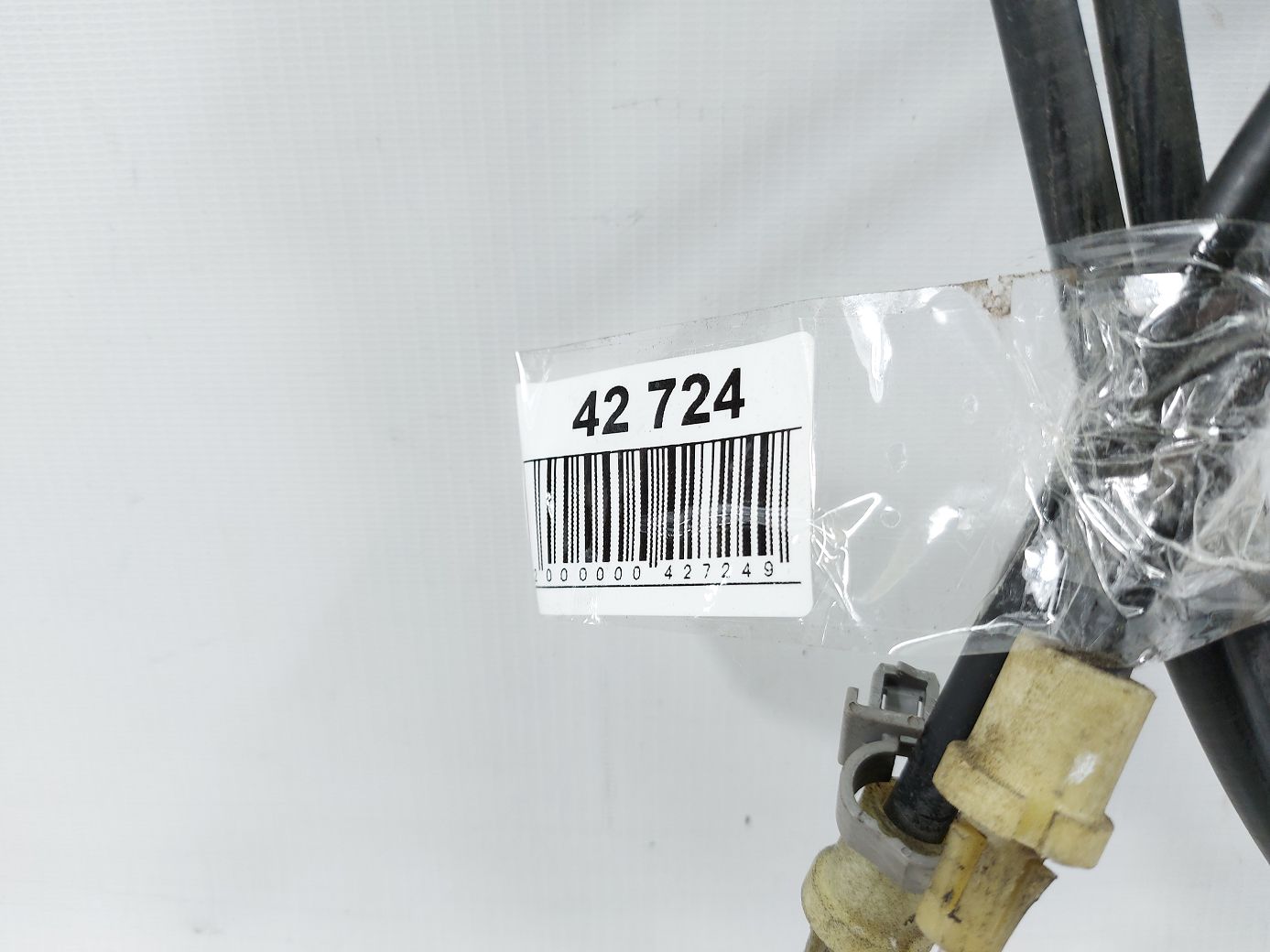 Fiesta Трос гальма стоянки задній Ford Fiesta 2011-2019 AE8Z2A635A Ford Fiesta 4