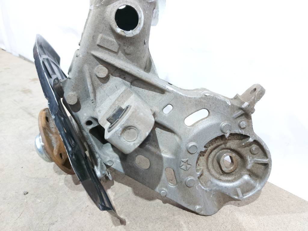 Dart Поворотний кулак задній правий Dodge Dart 2013-2019 68204866AC Dodge Dart 36